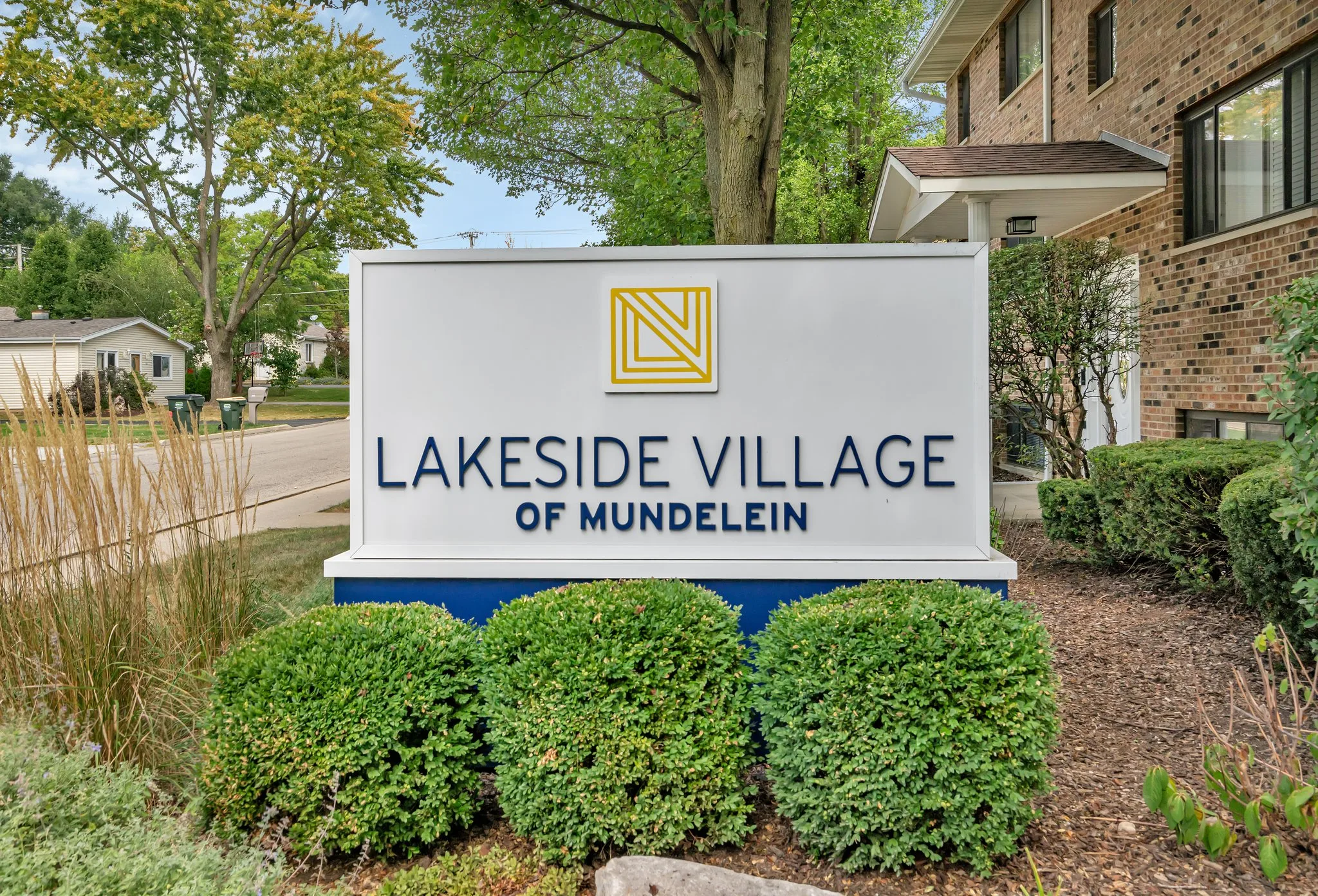 Lakeside Village of Mundelein entrance sign